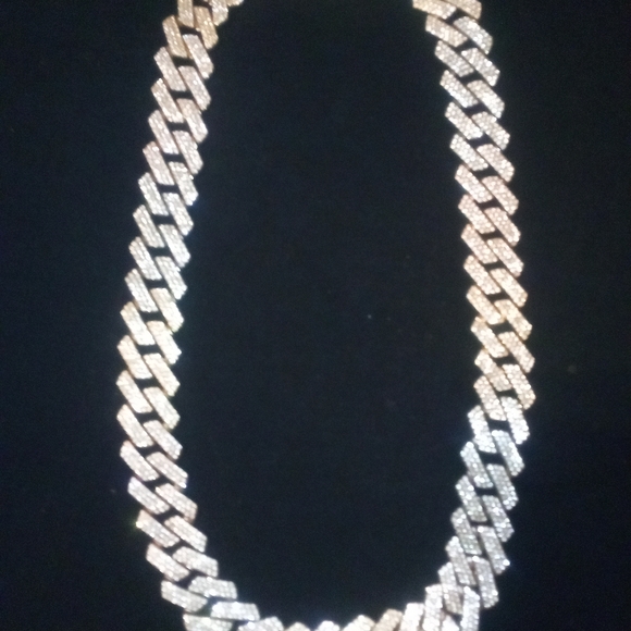 Cuban Link Other - Men's Dazzling Silver Chain Necklace